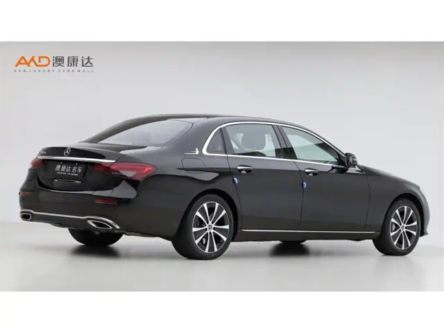 Mercedes-Benz E-Class — Фото автомобиля 3
