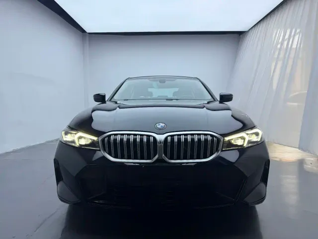 BMW 3 Series — Фото автомобиля 2