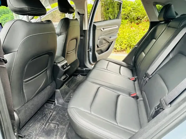 Geely Emgrand — Фото автомобиля 5
