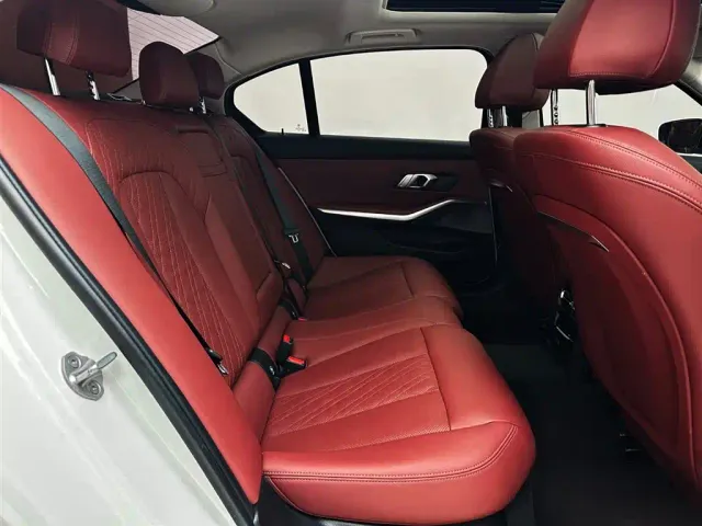 BMW 3 Series — Фото автомобиля 14