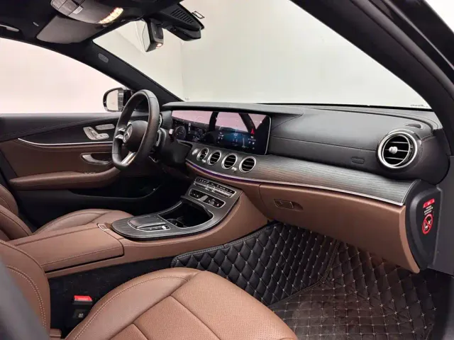 Mercedes-Benz E-Class — Фото автомобиля 11