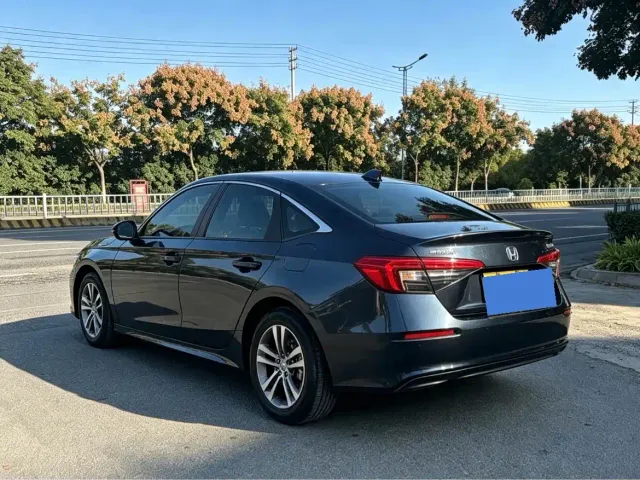 Honda Civic — Фото автомобиля 3