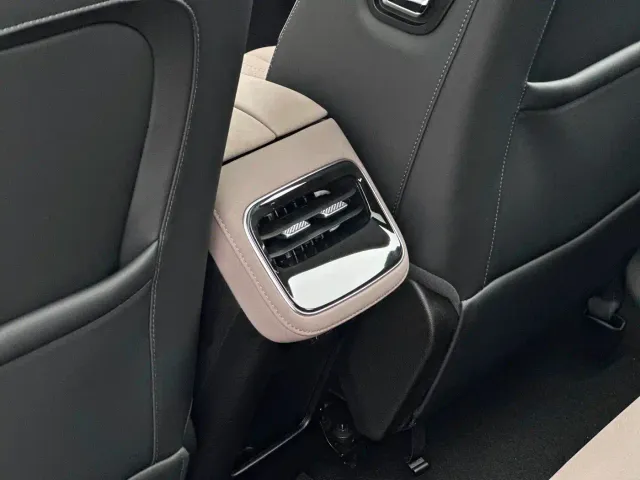 Chery Fengyun Fengyun T8 2025 1.5T 130km Premium Edition 5-Seater — Фото автомобиля 10