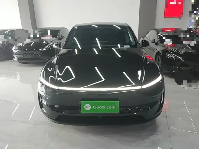 Tesla Model Y — Фото автомобиля 2