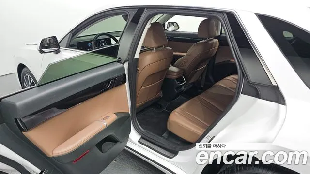 Hyundai Grandeur Grandeur (GN7) 2.5 Бензин 2WD — Фото автомобиля 12