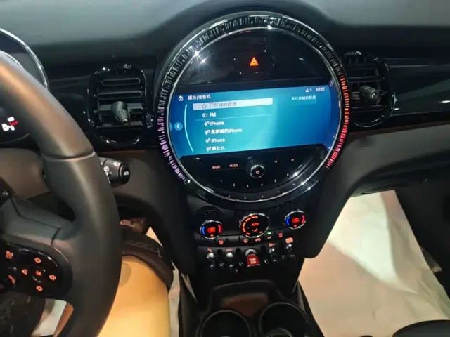 MINI Hatch — Фото автомобиля 12