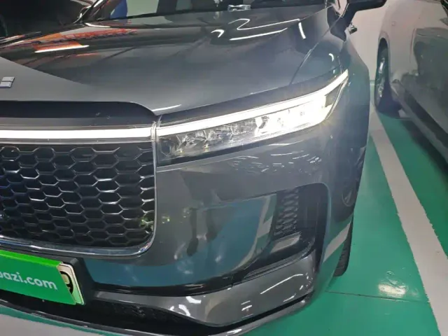 Li Auto ONE — Фото автомобиля 23