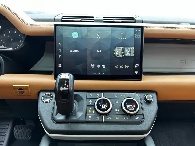 Land Rover Defender — Фото автомобиля 16