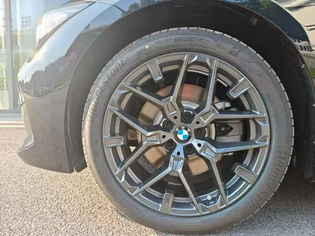 BMW 3 Series — Фото автомобиля 9