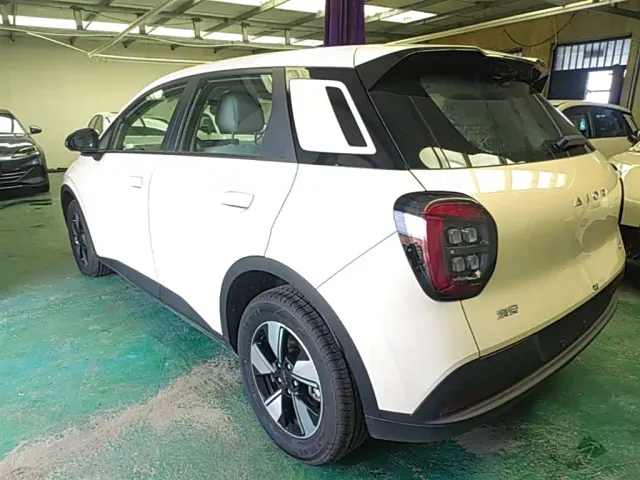 GAC Aion UT — Фото автомобиля 4