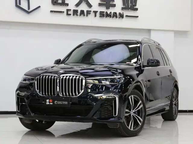 BMW X7 — Фото автомобиля 2