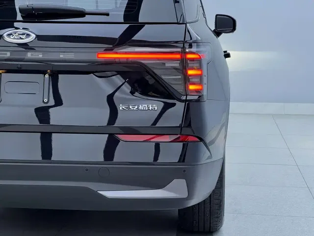 Ford Edge — Фото автомобиля 6