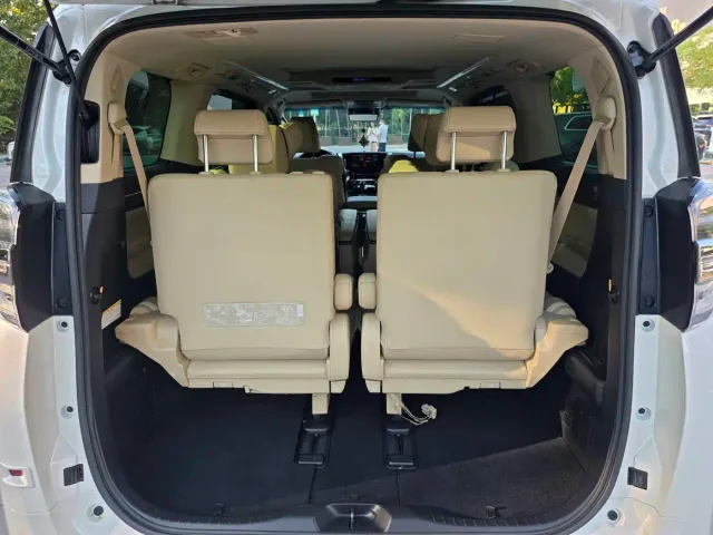 Toyota Vellfire — Фото автомобиля 18