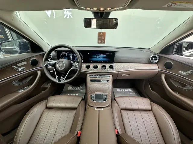 Mercedes-Benz E-Class — Фото автомобиля 6
