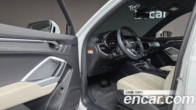 Audi Q3 35 TDI quattro Premium — Фото автомобиля 24