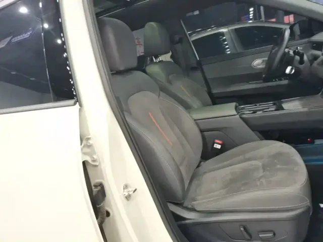 Hyundai ELEXIO — Фото автомобиля 24