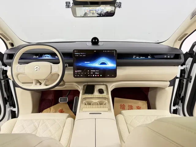 Nio ES8 — Фото автомобиля 6