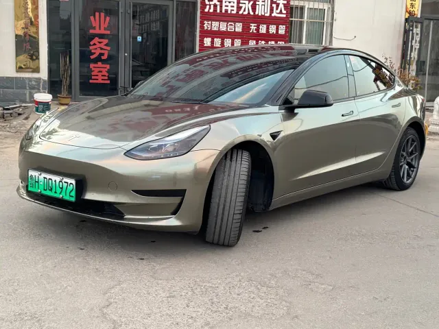 Фотография автомобиля — Tesla Model 3