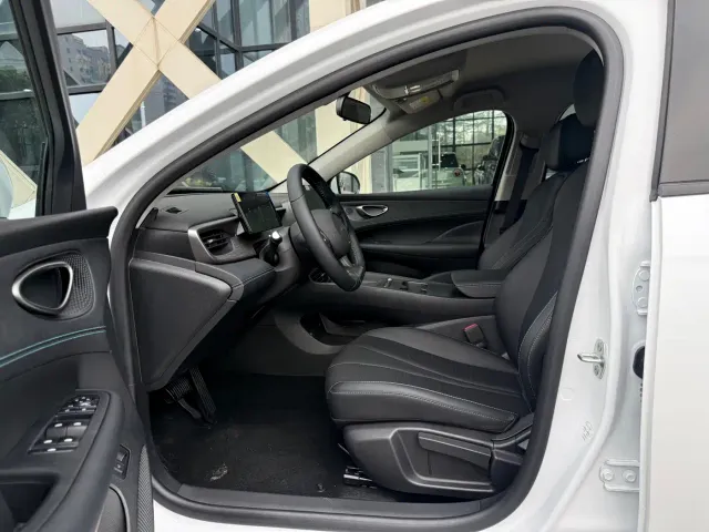 BYD Seal 05 DM-i — Фото автомобиля 4