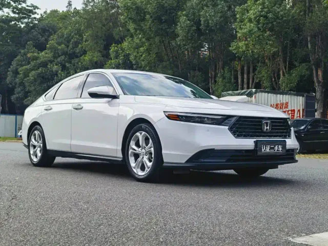 Honda Accord — Фото автомобиля 3