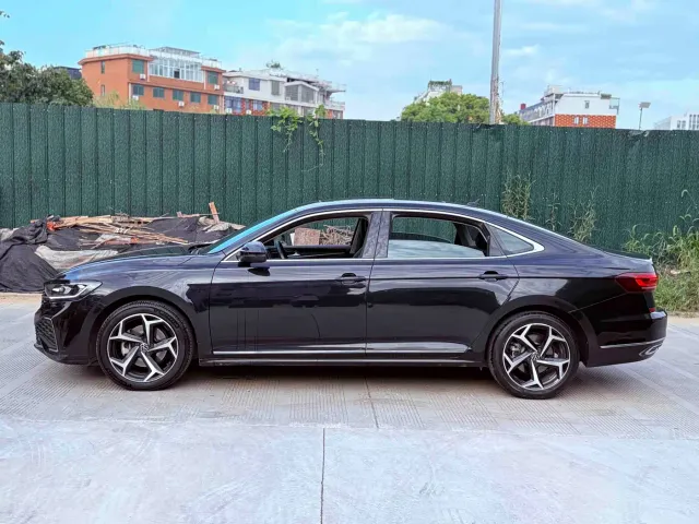 Volkswagen Passat — Фото автомобиля 10