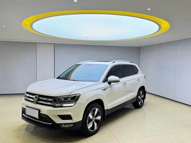 Фотография автомобиля — Volkswagen Tharu