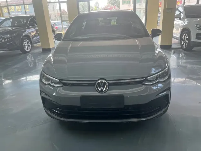 Volkswagen Golf — Фото автомобиля 3