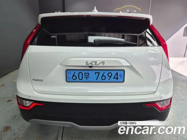 Kia Niro — Фото автомобиля 2