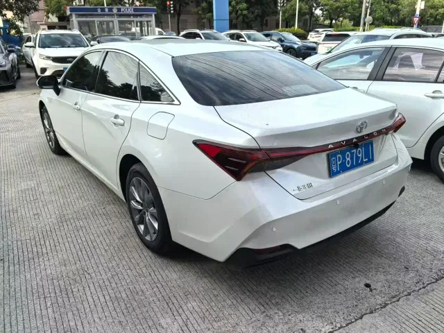Toyota Avalon — Фото автомобиля 5