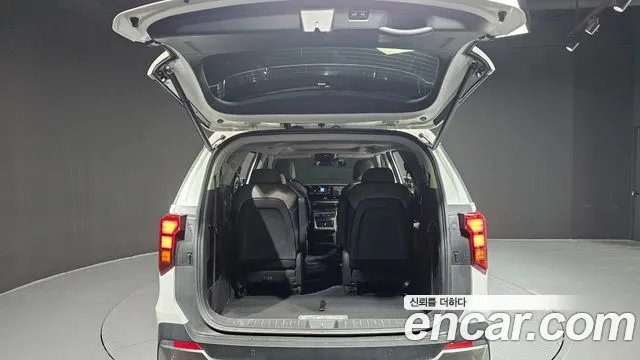 Kia Carnival — Фото автомобиля 26