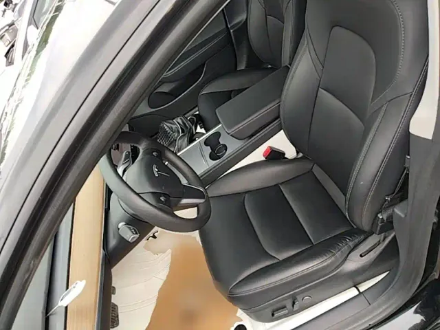 Tesla Model 3 — Фото автомобиля 14