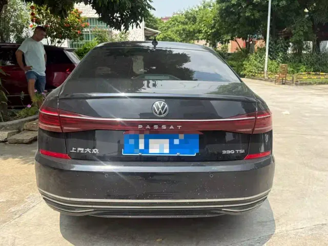 Volkswagen Passat — Фото автомобиля 9