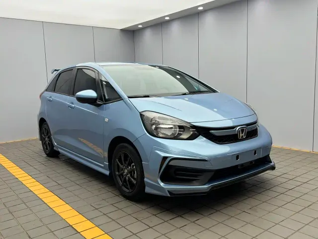 Honda Fit — Фото автомобиля 3