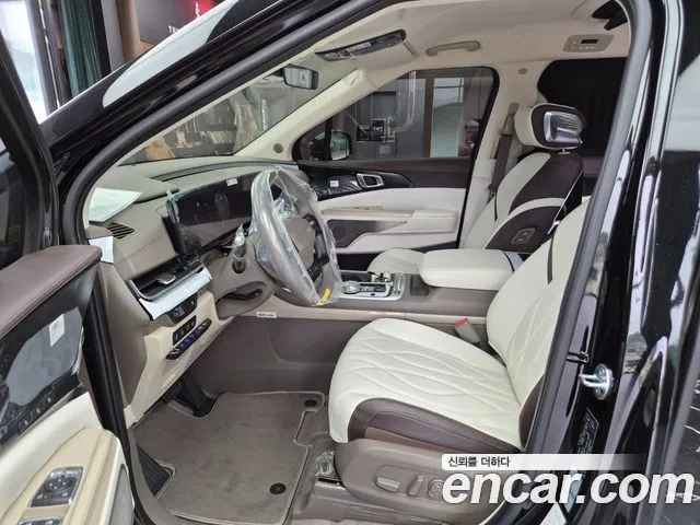 Kia Carnival Generation 4 — Фото автомобиля 10