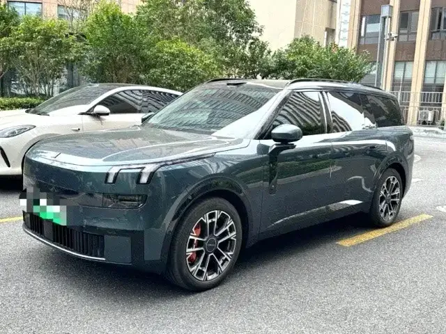 Фотография автомобиля — Lynk & Co 900