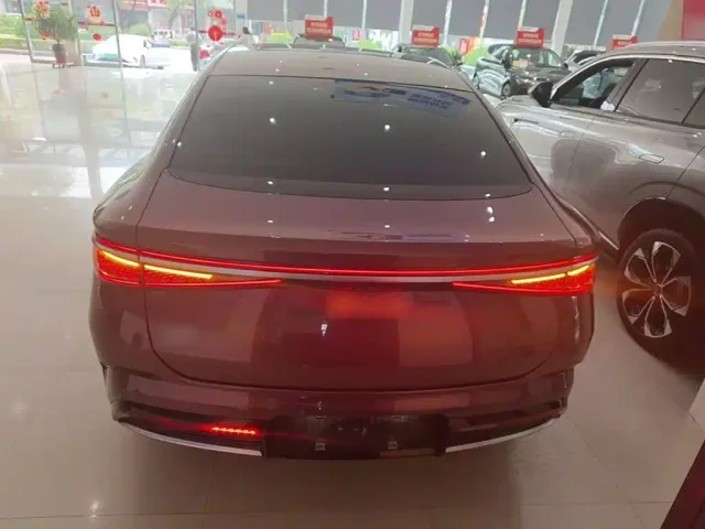 BYD Seal 07 DM-i — Фото автомобиля 5