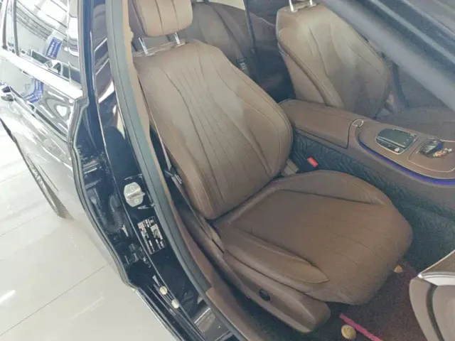 Mercedes-Benz E-Class — Фото автомобиля 23