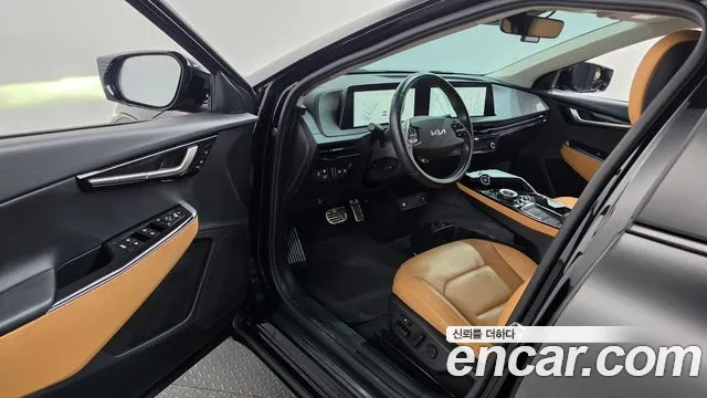 Kia EV6 — Фото автомобиля 10