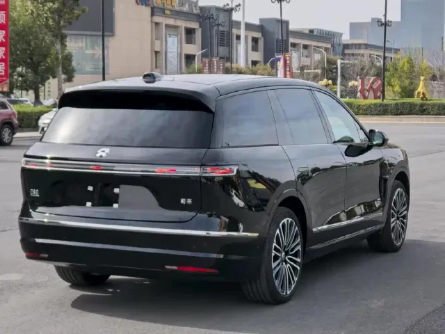 Nio ES8 — Фото автомобиля 9
