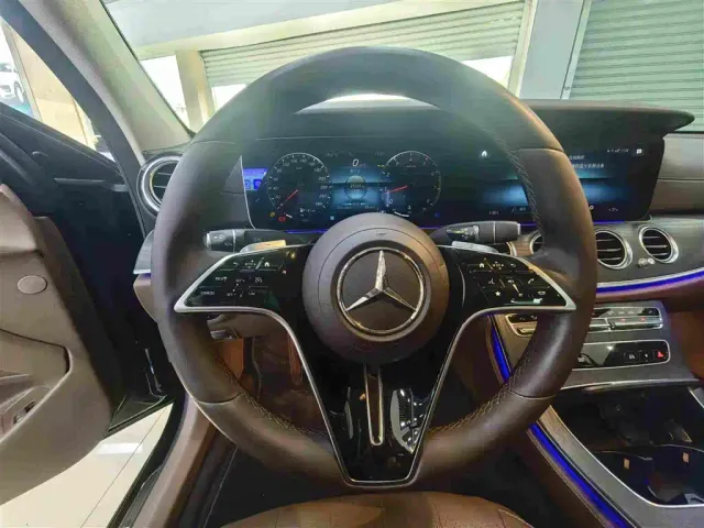 Mercedes-Benz E-Class — Фото автомобиля 13