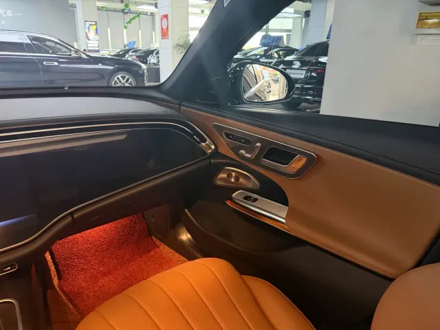 Mercedes-Benz E-Class — Фото автомобиля 18