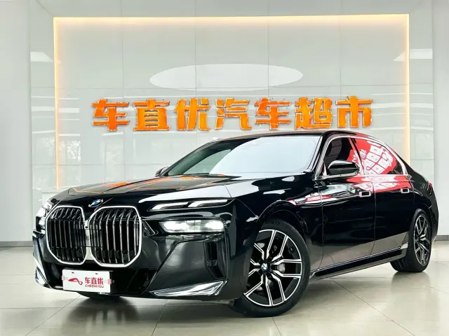 Фотография автомобиля — BMW 7 Series