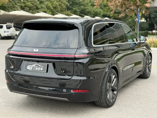 Li Auto L9 — Фото автомобиля 9
