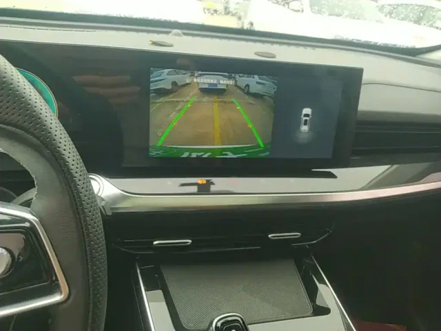 Roewe RX5 Max — Фото автомобиля 12
