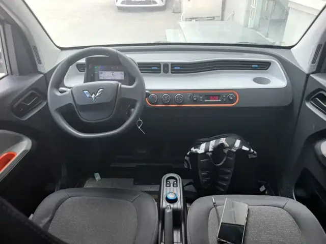 Wuling Motors Hongguang MINIEV 2022 Comfort NMC — Фото автомобиля 9