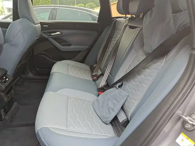 Audi Q6L e-tron — Фото автомобиля 16