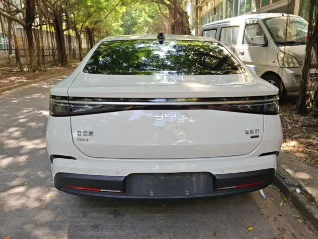 BYD Seal 07 DM-i — Фото автомобиля 5