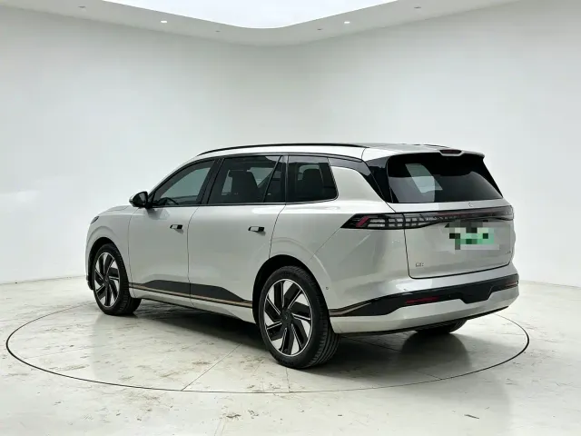 Dongfeng eπ 008 — Фото автомобиля 11