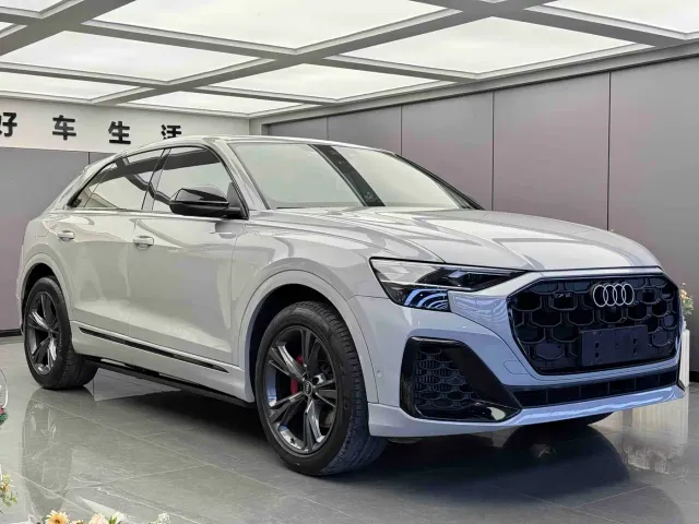 Audi Q8 — Фото автомобиля 3