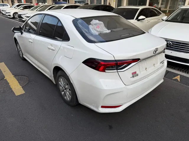 Toyota Corolla — Фото автомобиля 9